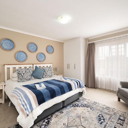 Admirals Lodge Guest House And Brightways Self Catering Apartments Port Elizabeth Dış mekan fotoğraf