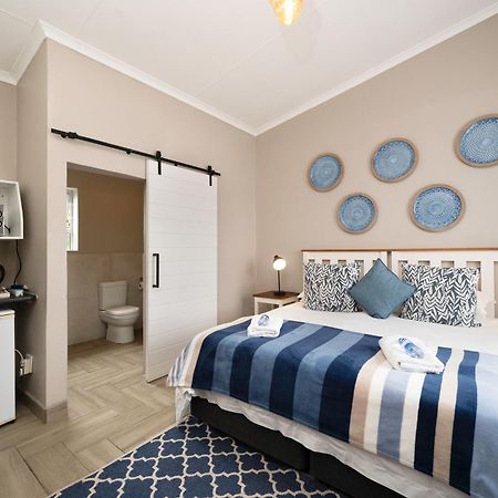 Admirals Lodge Guest House And Brightways Self Catering Apartments Port Elizabeth Dış mekan fotoğraf