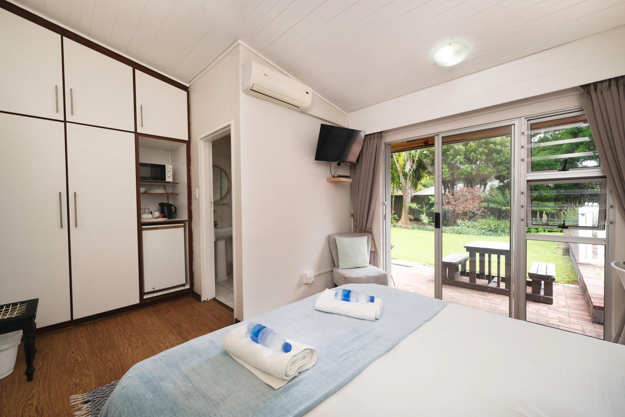Admirals Lodge Guest House And Brightways Self Catering Apartments Port Elizabeth Dış mekan fotoğraf