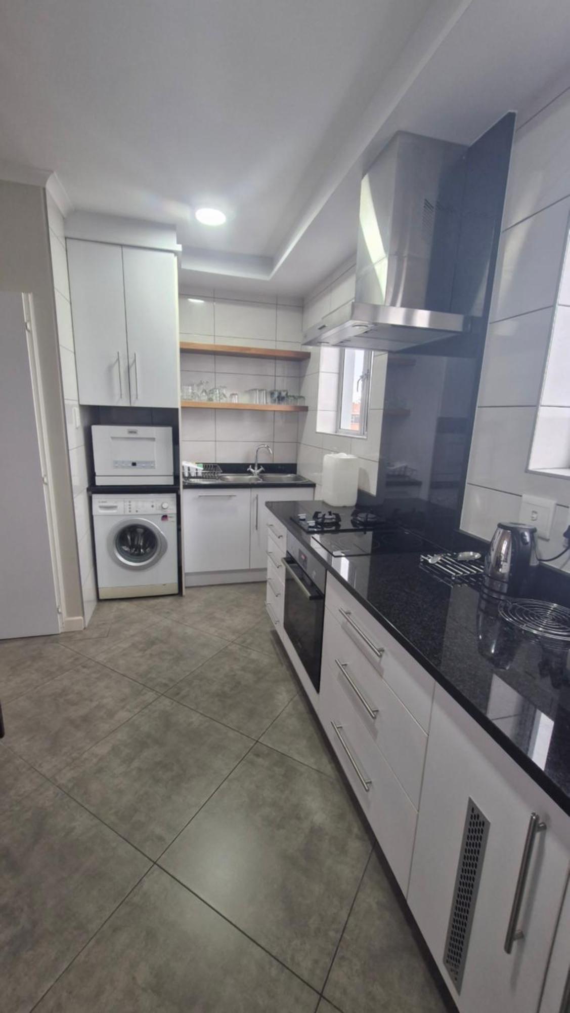 Admirals Lodge Guest House And Brightways Self Catering Apartments Port Elizabeth Dış mekan fotoğraf